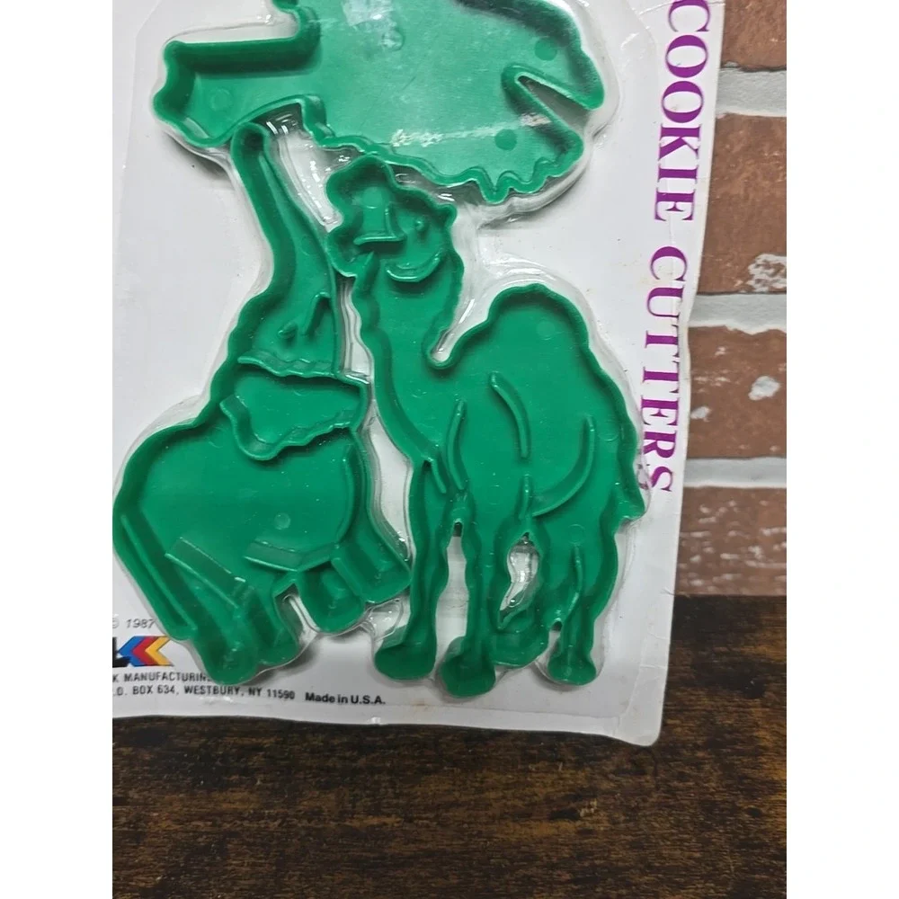Cutters vintage packaging